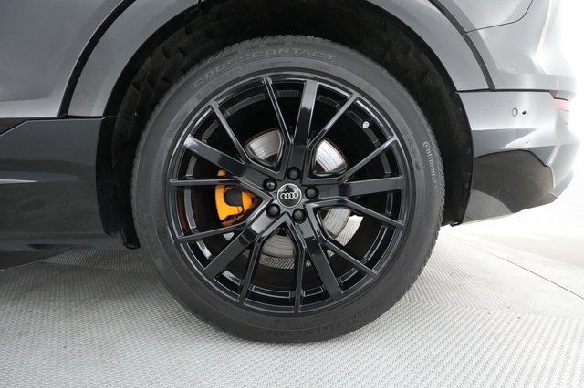 2022 Audi e-tron — photo 12 of 46