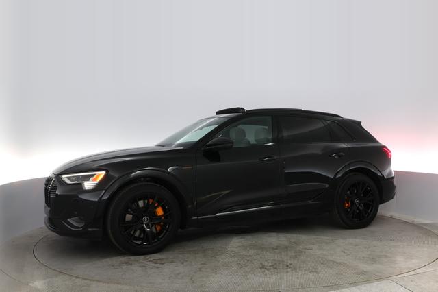 2022 Audi e-tron — photo 10 of 46