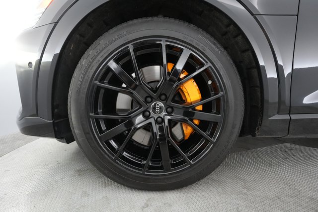 2022 Audi e-tron — photo 11 of 46