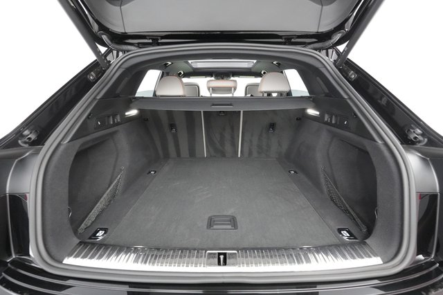 2022 Audi e-tron — photo 22 of 46