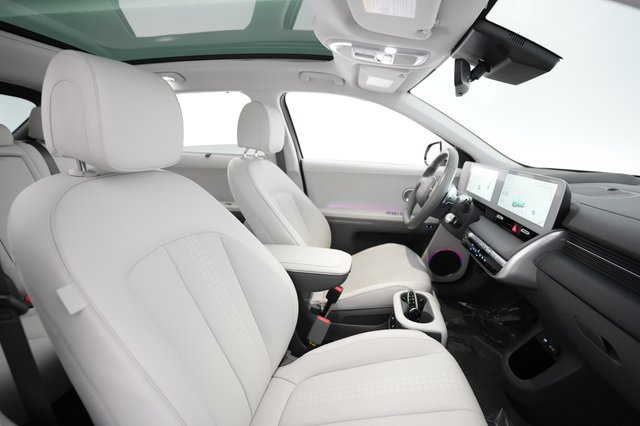 2023 Hyundai IONIQ 5 — photo 18 of 29