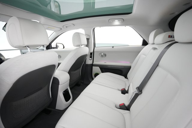 2023 Hyundai IONIQ 5 — photo 17 of 29