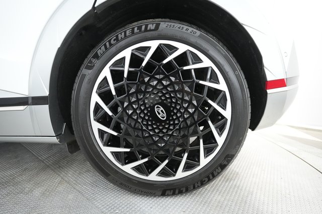 2023 Hyundai IONIQ 5 — photo 13 of 29