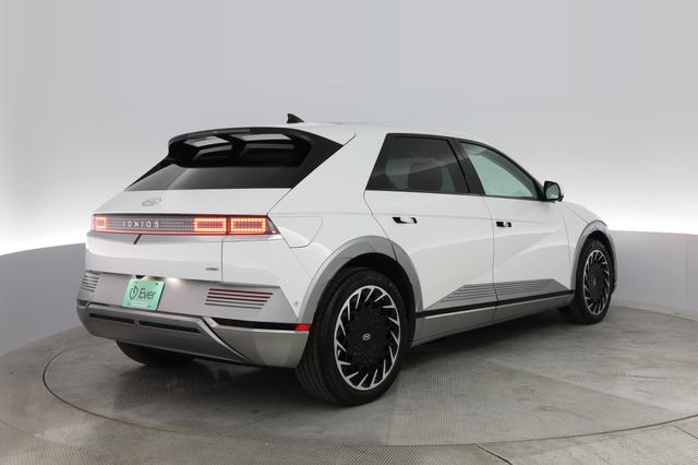 2023 Hyundai IONIQ 5 — photo 2 of 29
