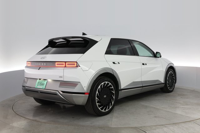 2023 Hyundai IONIQ 5 — photo 2 of 29