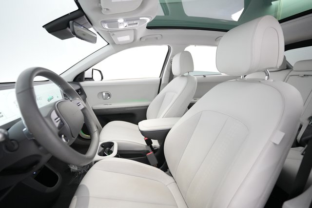 2023 Hyundai IONIQ 5 — photo 16 of 29