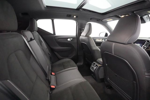 2023 Volvo XC40 Recharge — photo 3 of 28
