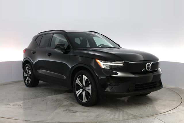 2023 Volvo XC40 Recharge — photo 6 of 28