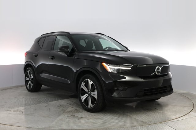 2023 Volvo XC40 Recharge — photo 6 of 28