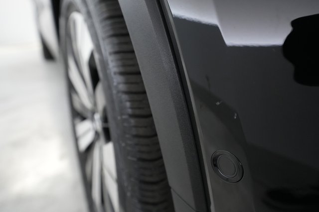2023 Volvo XC40 Recharge — photo 26 of 28
