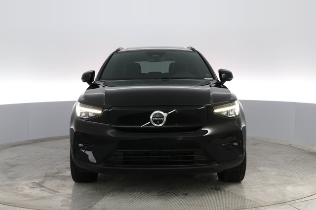 2023 Volvo XC40 Recharge — photo 5 of 28