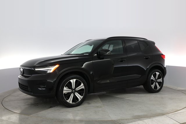 2023 Volvo XC40 Recharge — photo 10 of 28