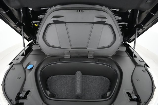 2021 Volvo XC40 Recharge — photo 18 of 35