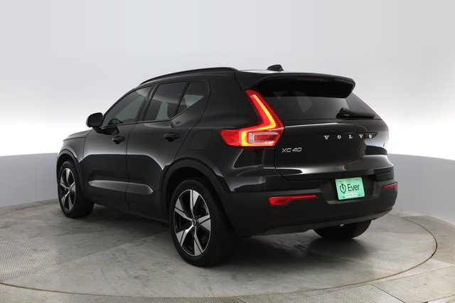 2021 Volvo XC40 Recharge — photo 9 of 35
