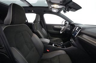 2021 Volvo XC40 Recharge — photo 17 of 35