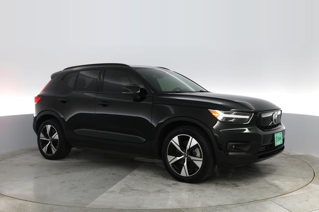 2021 Volvo XC40 Recharge — photo 7 of 35