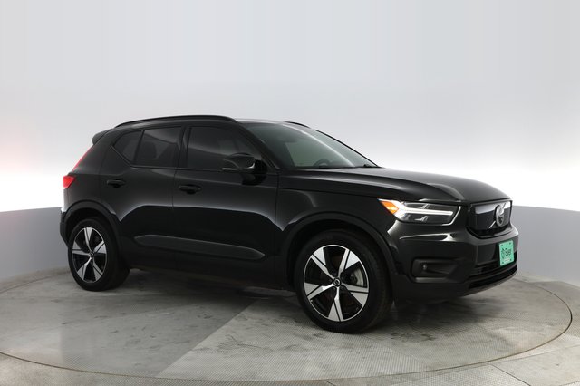 2021 Volvo XC40 Recharge — photo 7 of 35
