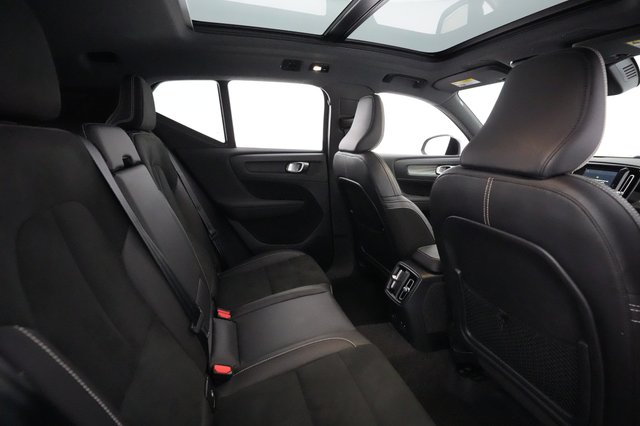 2021 Volvo XC40 Recharge — photo 3 of 35