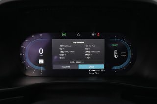2021 Volvo XC40 Recharge — photo 4 of 35