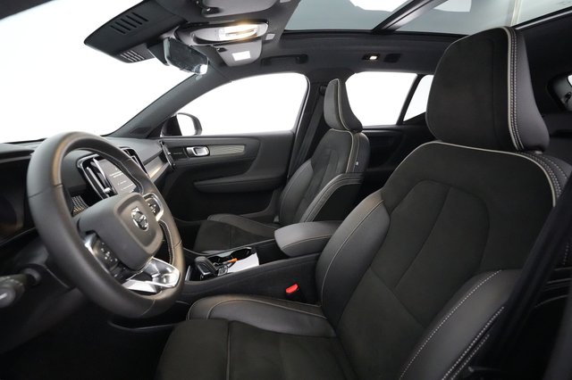 2021 Volvo XC40 Recharge — photo 15 of 35