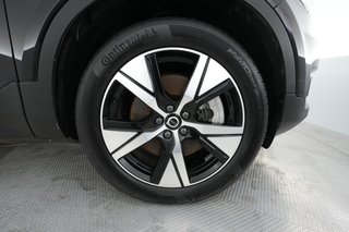 2021 Volvo XC40 Recharge — photo 13 of 35