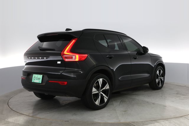 2021 Volvo XC40 Recharge — photo 2 of 35