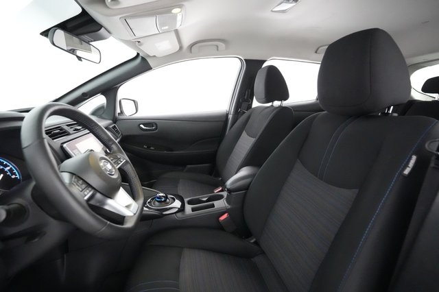 2021 Nissan LEAF — photo 15 of 35