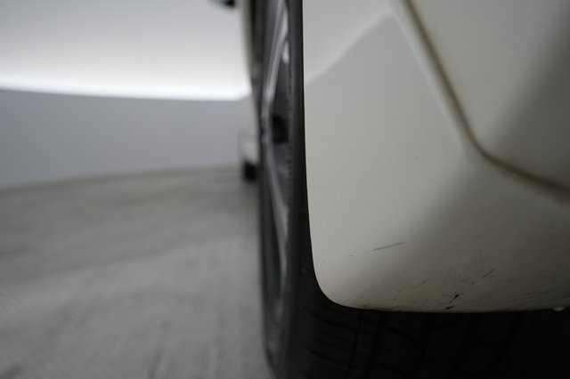 2021 Nissan LEAF — photo 22 of 35