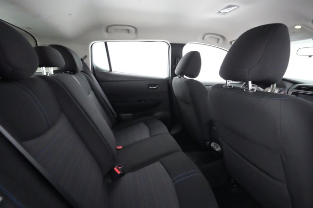 2021 Nissan LEAF — photo 3 of 35