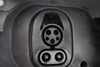 2023 Volkswagen ID.4 — photo 18 of 31