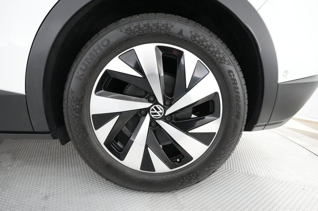2023 Volkswagen ID.4 — photo 12 of 31
