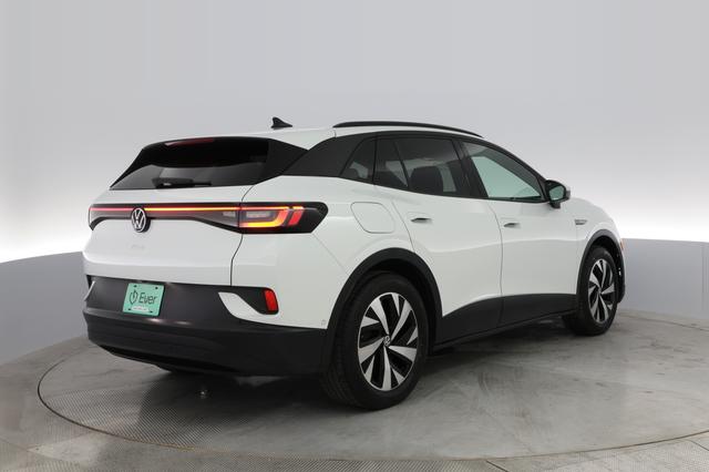 2023 Volkswagen ID.4 — photo 2 of 31