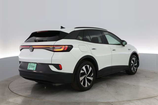 2023 Volkswagen ID.4 — photo 2 of 31