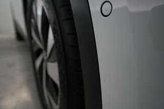 2023 Volkswagen ID.4 — photo 25 of 31