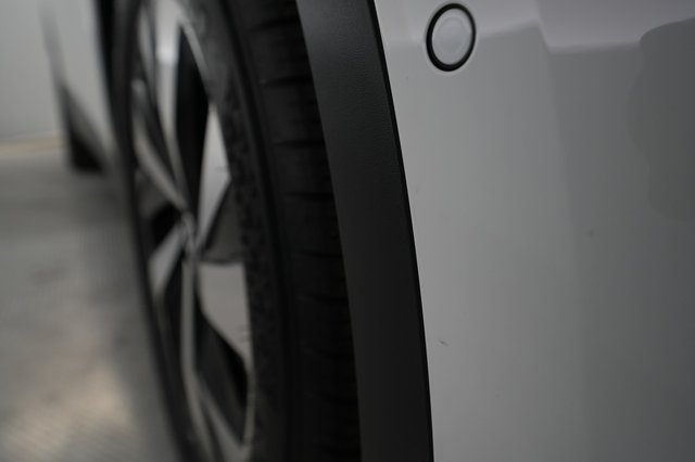 2023 Volkswagen ID.4 — photo 25 of 31