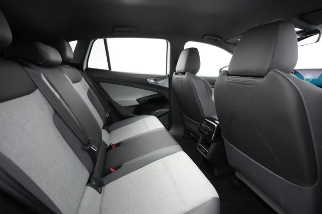2023 Volkswagen ID.4 — photo 3 of 31