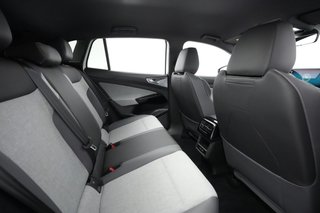 2023 Volkswagen ID.4 — photo 3 of 31