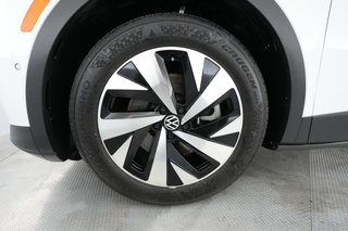 2023 Volkswagen ID.4 — photo 11 of 31