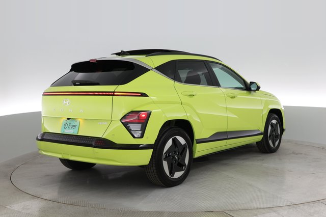 2024 Hyundai Kona — photo 2 of 21