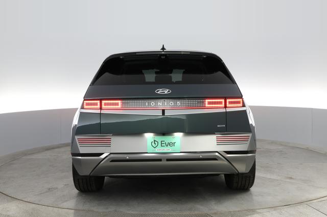2024 Hyundai IONIQ 5 — photo 8 of 22
