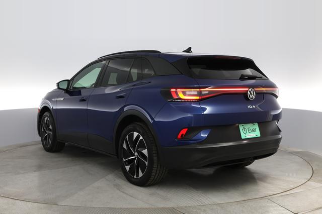 2022 Volkswagen ID.4 — photo 8 of 22