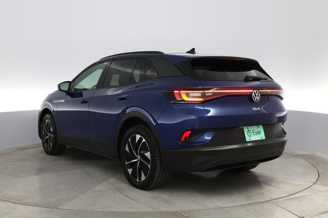 2022 Volkswagen ID.4 — photo 8 of 22