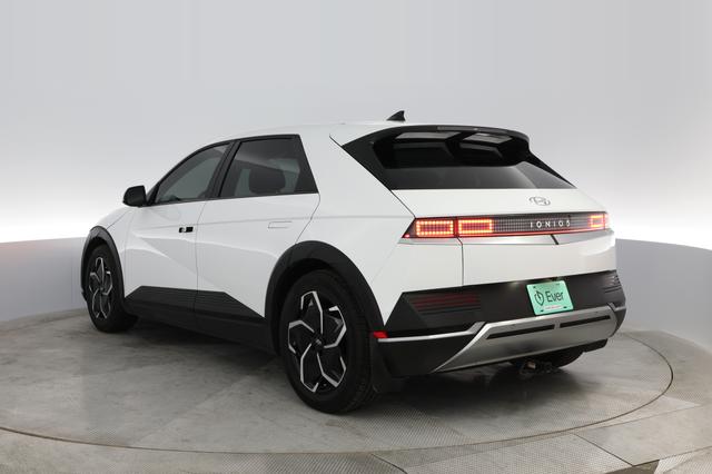 2022 Hyundai IONIQ 5 — photo 9 of 28