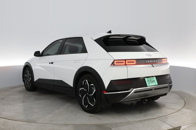 2022 Hyundai IONIQ 5 — photo 9 of 28
