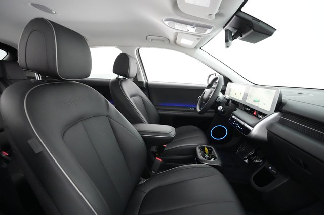 2022 Hyundai IONIQ 5 — photo 17 of 28