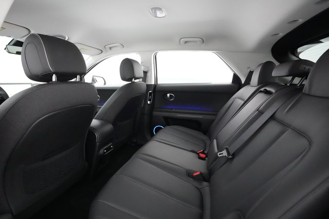 2022 Hyundai IONIQ 5 — photo 16 of 28