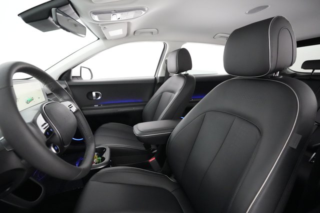 2022 Hyundai IONIQ 5 — photo 15 of 28