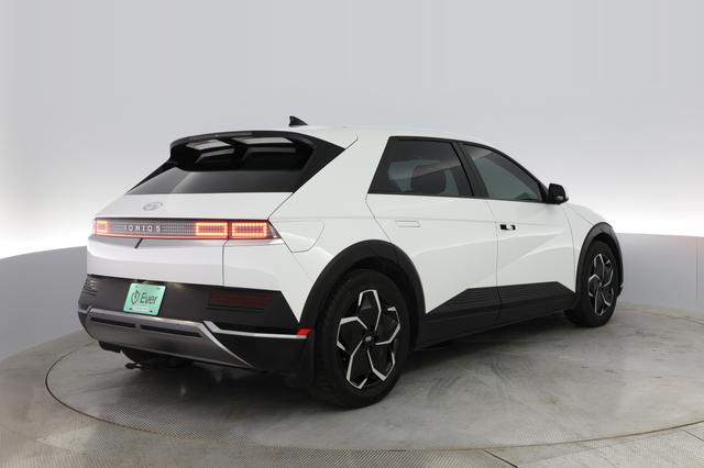 2022 Hyundai IONIQ 5 — photo 2 of 28