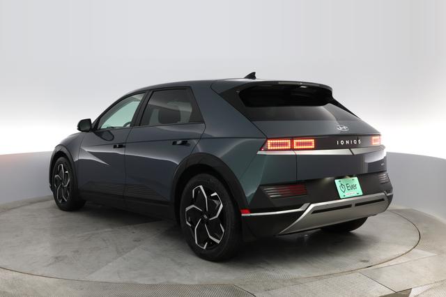 2023 Hyundai IONIQ 5 — photo 9 of 33
