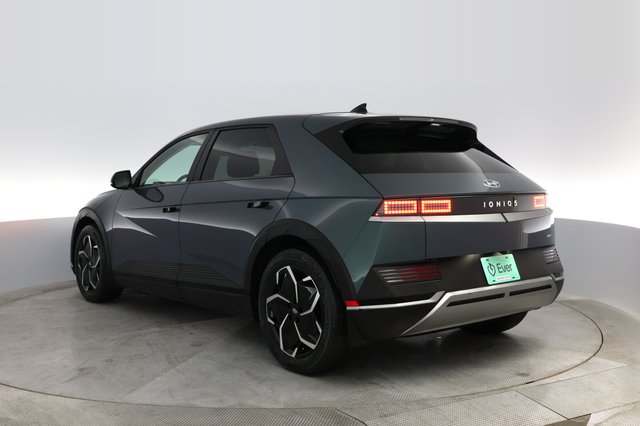 2023 Hyundai IONIQ 5 — photo 9 of 33